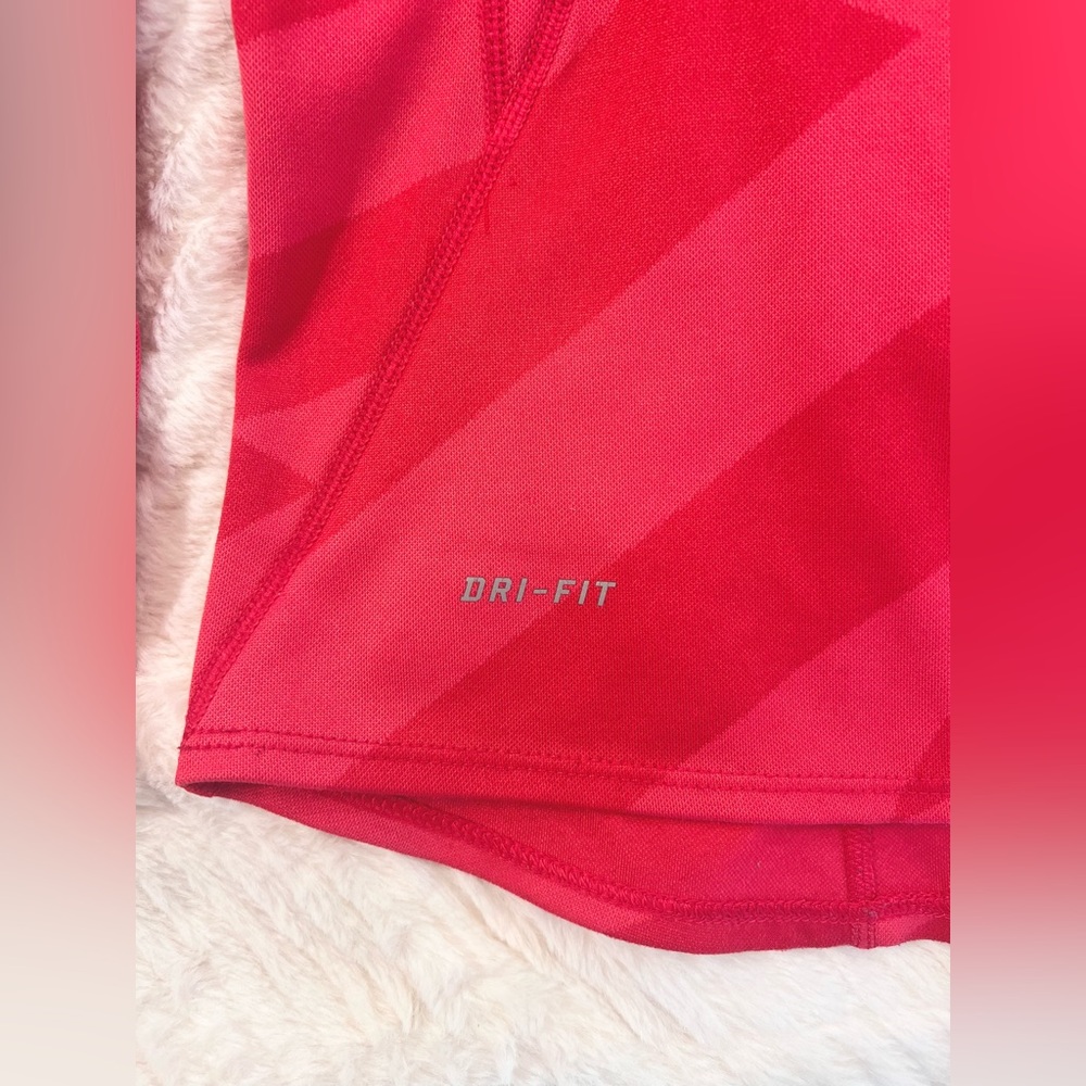 Nike Dri-FIT long sleeve quarter zip running jacket size small in hot pink - Picture 11 of 15